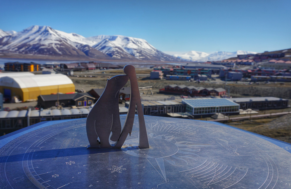 Longyearbyen - Sundial with a mountains view